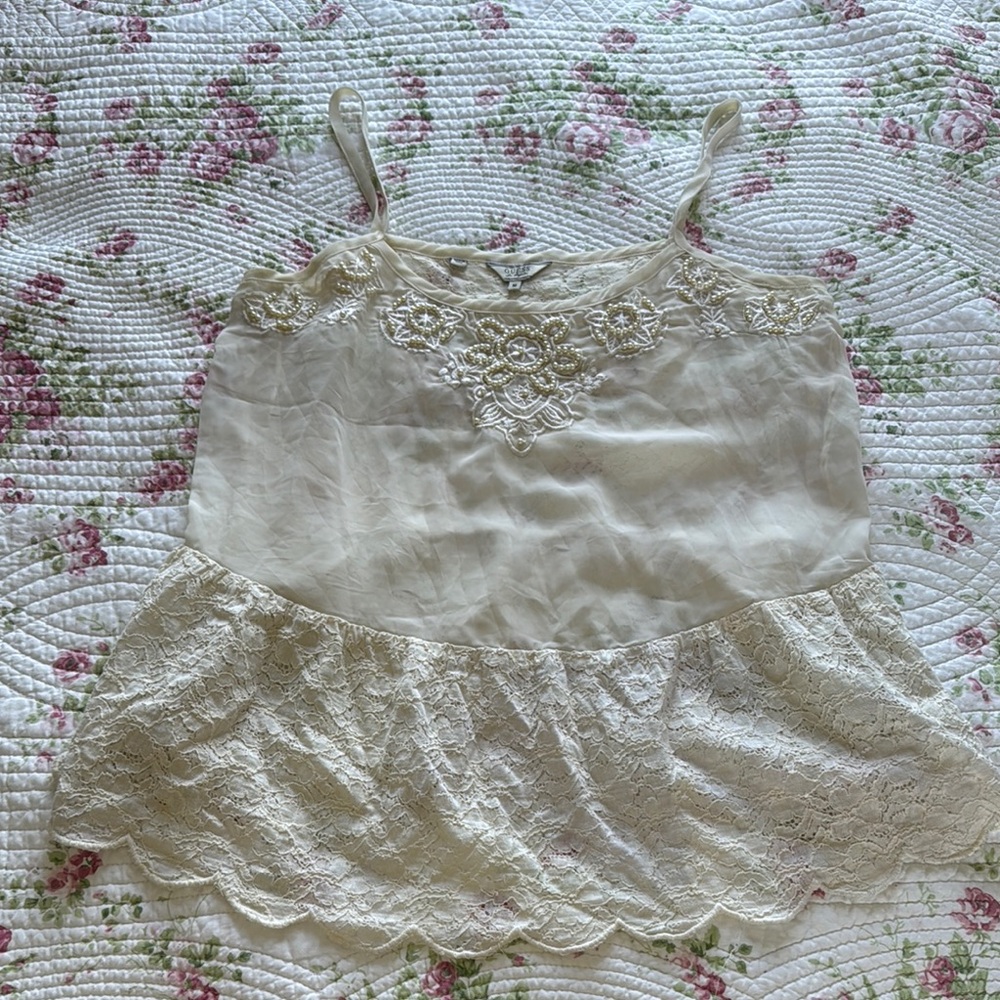 Guess Cream Lace Pearl Camisole🐚